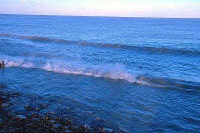 waves breaking