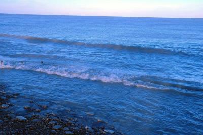 waves breaking