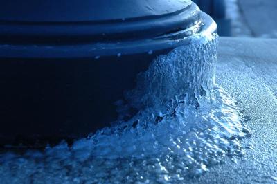 ice on streelight base