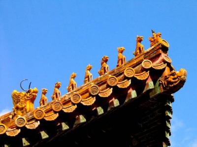 Rooftops figurines in imperial palace