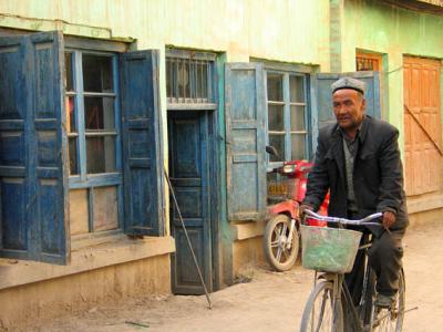 Cycling through Yarkand