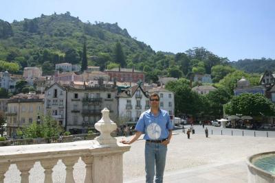 Jim in the central square of Sintra