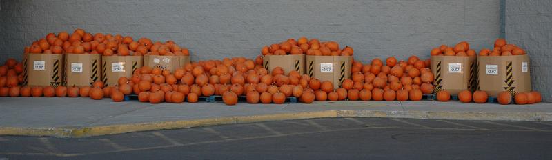 Halloween pumpkins at Chubbuck Wal-Mart DSC_0030.jpg