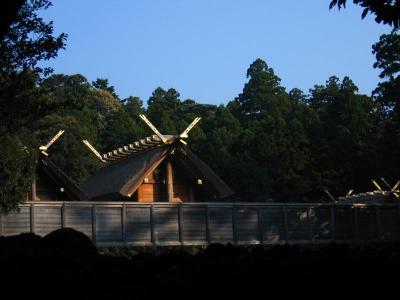 Side view of Kotai-jingū Shogu