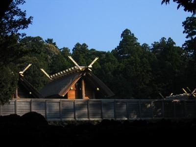 Side view of Kotai-jingū Shogu