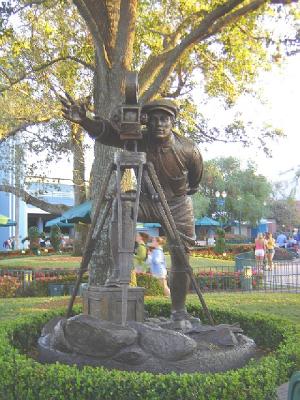 MGMDirectorStatue.jpg