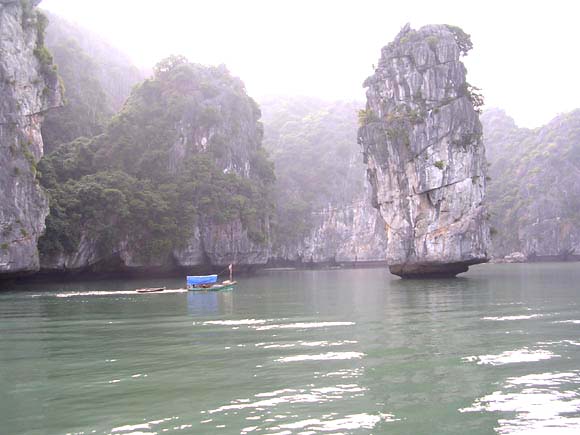 HaLongBay029.jpg