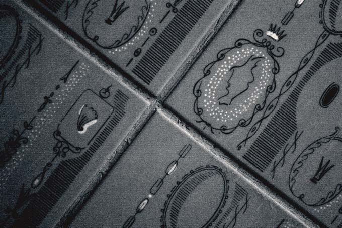 Tiles (*)