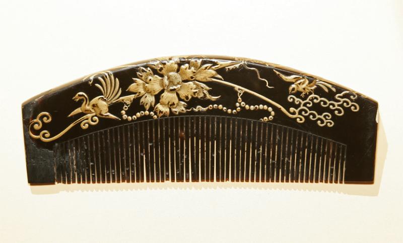 Peigne japonais en écaille laquée (N°27)