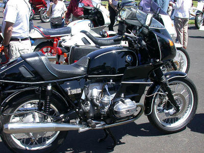 A R100RS in classic BMW black with white pinstripes