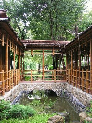 u5/hotduck/medium/41050306.bamboohuts.jpg
