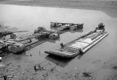 raft and pier.jpg