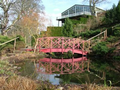 003. Garden Bridge.JPG