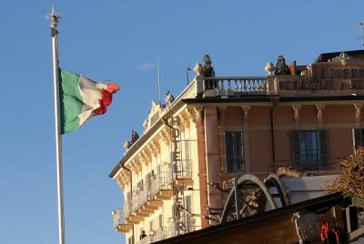 u5/joanteno/medium/40982145.ItalianflagMarch192005p.jpg