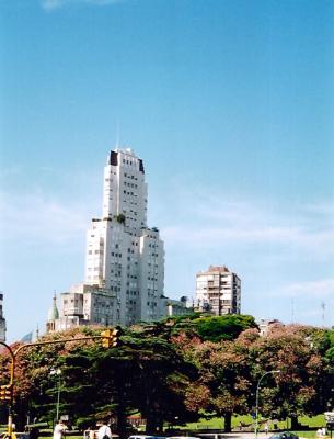 Buenos Aires first skyscraper.JPG