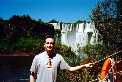 u5/justinleach/medium/41050630.Iguazufallsaftertheboatride2.jpg