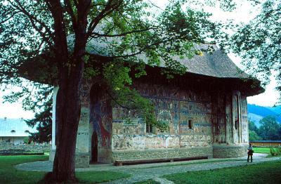 gura humorului church