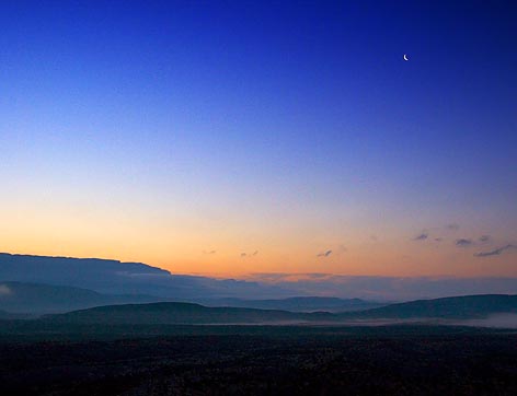 Moon in Sunrise 6608