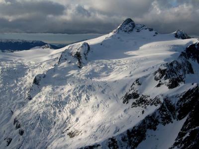 Shuksan & Crystal Glacier (Shuksan110504-020adj.jpg)