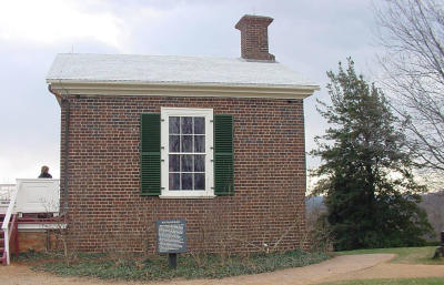 Jefferson and his wife lived here, while Monticello was being built.  Boy, this is small!