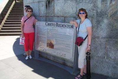 Shirley & Angela at Corcovado (Rio de Janeiro)