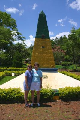 Angela & Shirley at Three Fontiers (rivers divide between Brasil, Argentina & Paraguay)