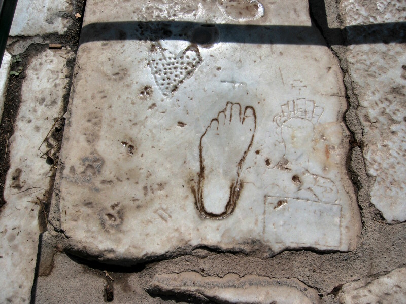 The footprint guided visitors  to the brothel