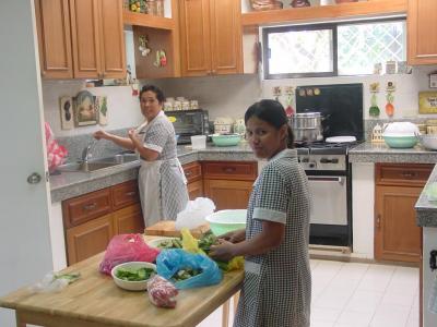 Subic - kitchen - preparing lunch