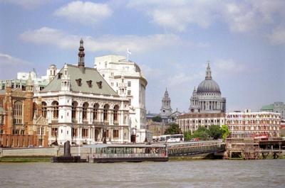 St. Pauls Cathedral seen from the Thames