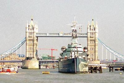 u6/bmcmorrow/medium/35362613.london220013copy.jpg