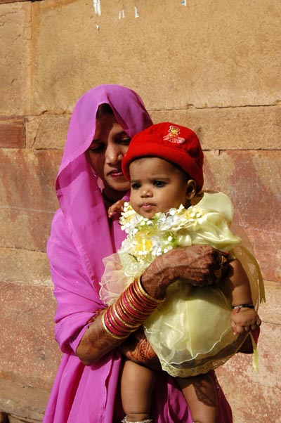 Woman and baby, Fatehpur Sikri