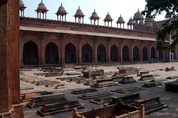 Tombs, Juma Masjid