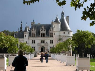 Chenonceau: the approach