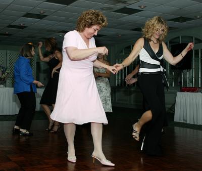 u6/bricci/medium/32746540.LeeAnnStaceyandOthersDancing.jpg