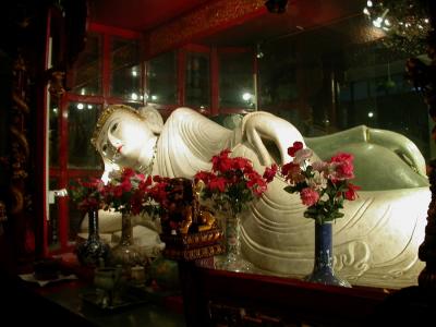Reclining Buddha at the Shanghai Jade Budhha Temple