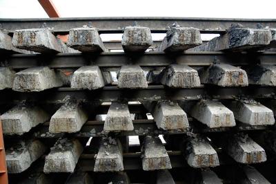 Concrete railway sleepers