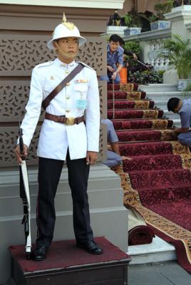 Thailand-Bangkok-Royal Palace - Who's walking on the red carpet today