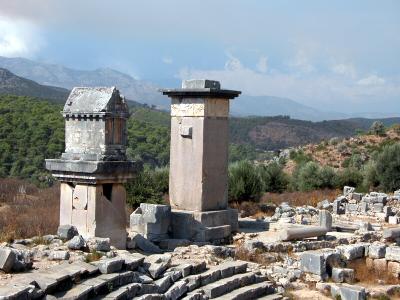 08 Xanthos, Roman (left) and Lycian tombs