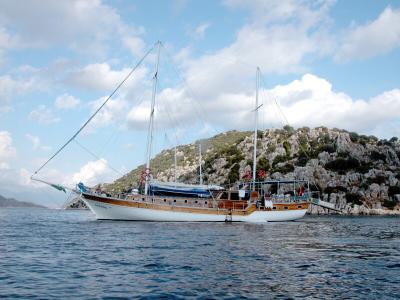 38 Aganda moored at Tersane Bay