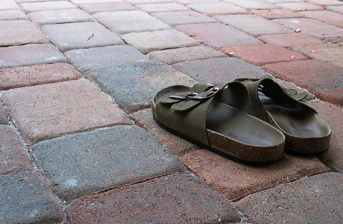 Barefoot *