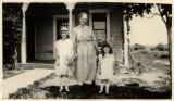 With Auntie Stoy, 1922 (333b)