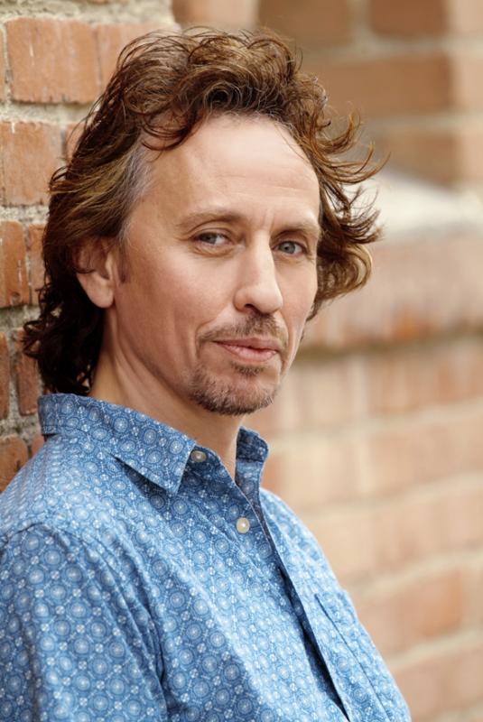 NIC HARCOURT-2003-02.jpg