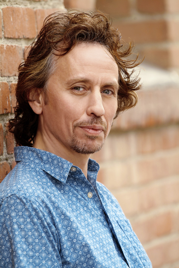 NIC HARCOURT-2003-02.jpg