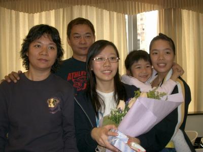 6Dec04_Joyce6.JPG