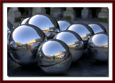 Palais royal reflection