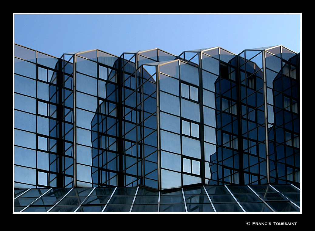 A world of glass and aluminium