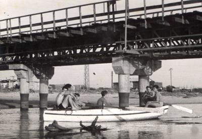 תחת גשר רידינג - 48