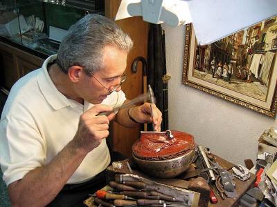  The Craft of Damasquino