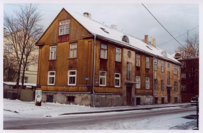 There were many houses like this