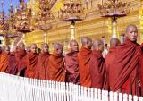 Queue of Monks, Shwezigon Paya